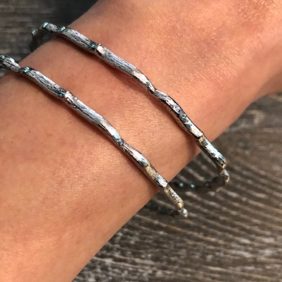 Sophia & Chloe Silver Kiss Bangles - Set of 2 - Picture 4 of 5